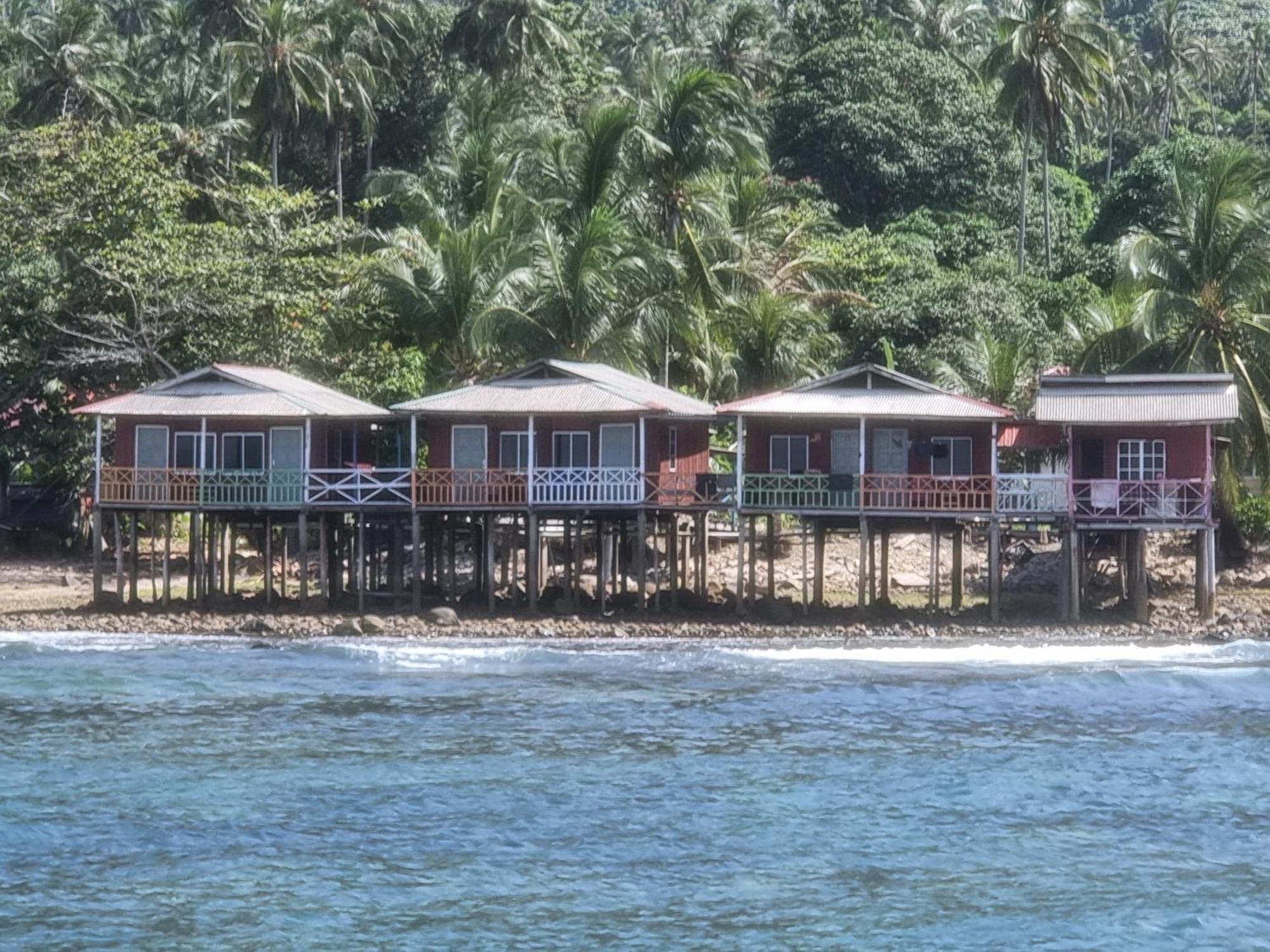 Mukut Seaview Hotel Kampong Mukut Ngoại thất bức ảnh